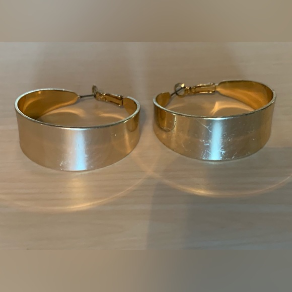 Goldtone Hoop Earrings - Picture 1 of 4
